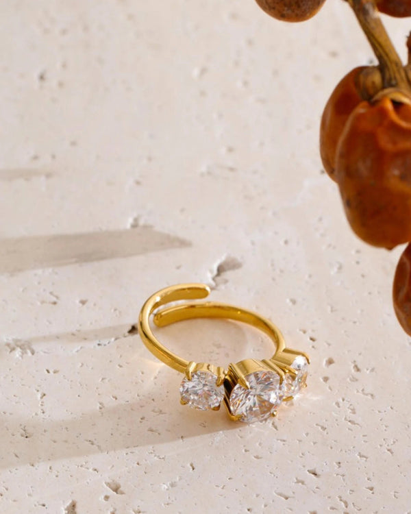 Bague Éternelle Trois Zircons - BEQUEEN PARIS