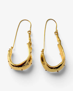 Boucles d'oreilles Créoles Sculptées Dorées - BEQUEEN PARIS