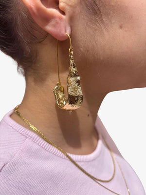 Boucles d'oreilles Créoles Sculptées Dorées - BEQUEEN PARIS