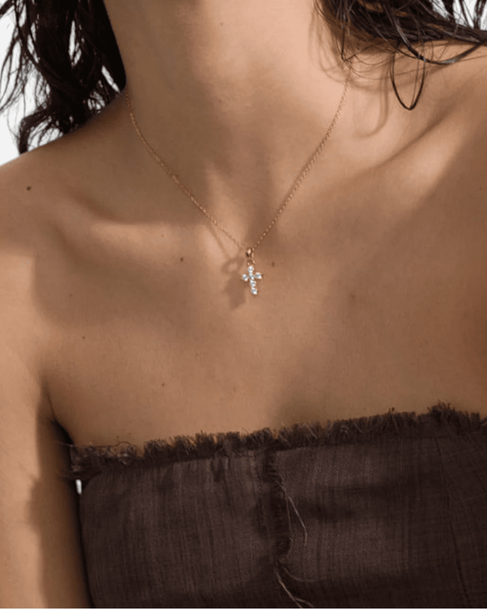 Collier Chiara Doré à Croix Sertie - BEQUEEN PARIS